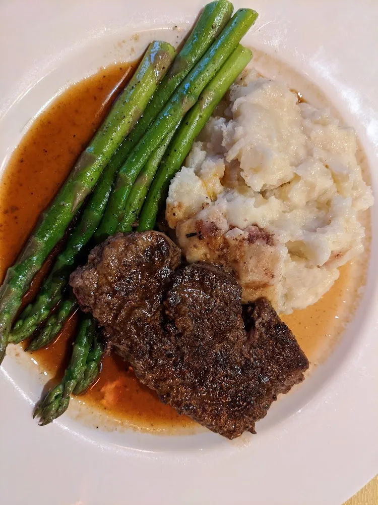 Filet Mignon Garlic Mashed Potatoes and Asparagus